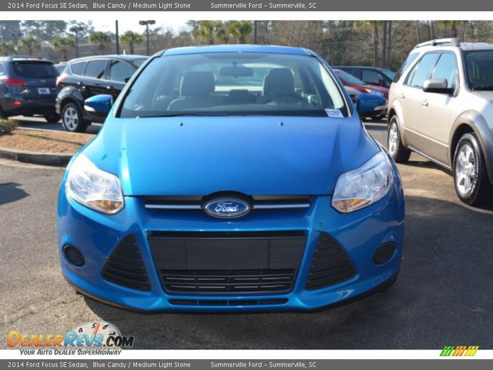 2014 Ford Focus SE Sedan Blue Candy / Medium Light Stone Photo #8