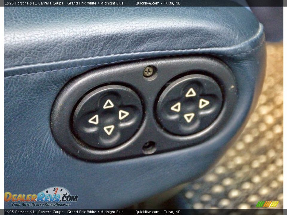 Controls of 1995 Porsche 911 Carrera Coupe Photo #15