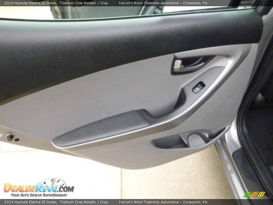 2014 Hyundai Elantra SE Sedan Titanium Gray Metallic / Gray Photo #18