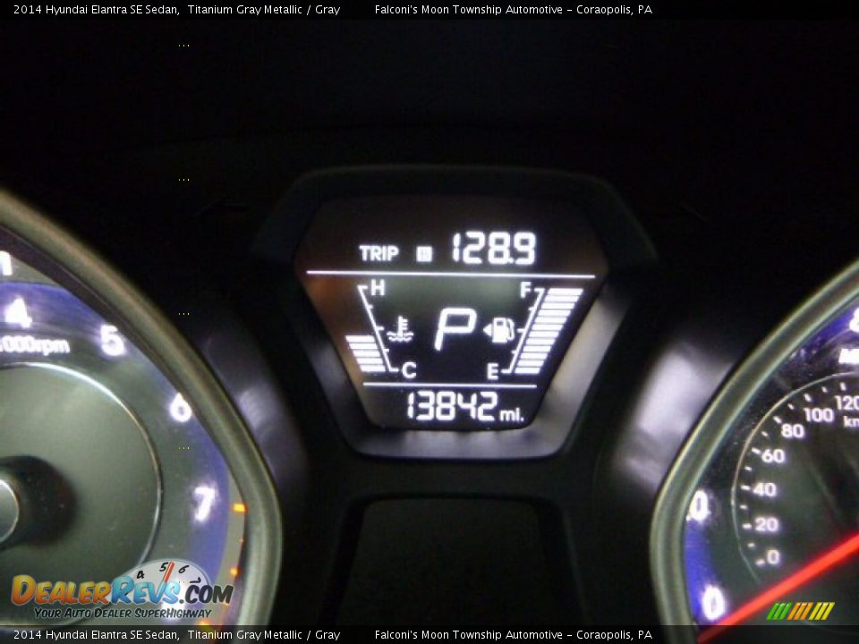 2014 Hyundai Elantra SE Sedan Titanium Gray Metallic / Gray Photo #25