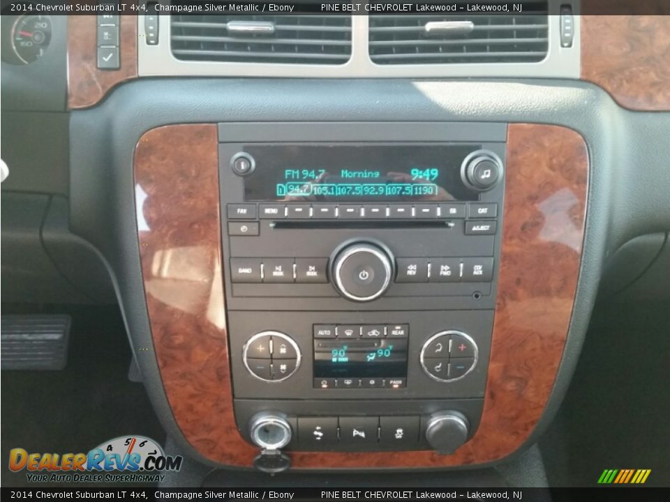 2014 Chevrolet Suburban LT 4x4 Champagne Silver Metallic / Ebony Photo #17