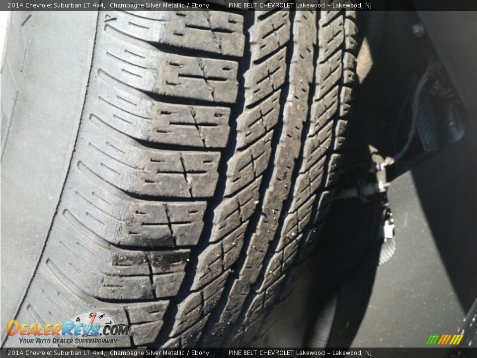 2014 Chevrolet Suburban LT 4x4 Champagne Silver Metallic / Ebony Photo #21