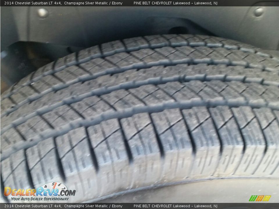 2014 Chevrolet Suburban LT 4x4 Champagne Silver Metallic / Ebony Photo #23