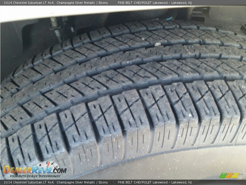 2014 Chevrolet Suburban LT 4x4 Champagne Silver Metallic / Ebony Photo #24