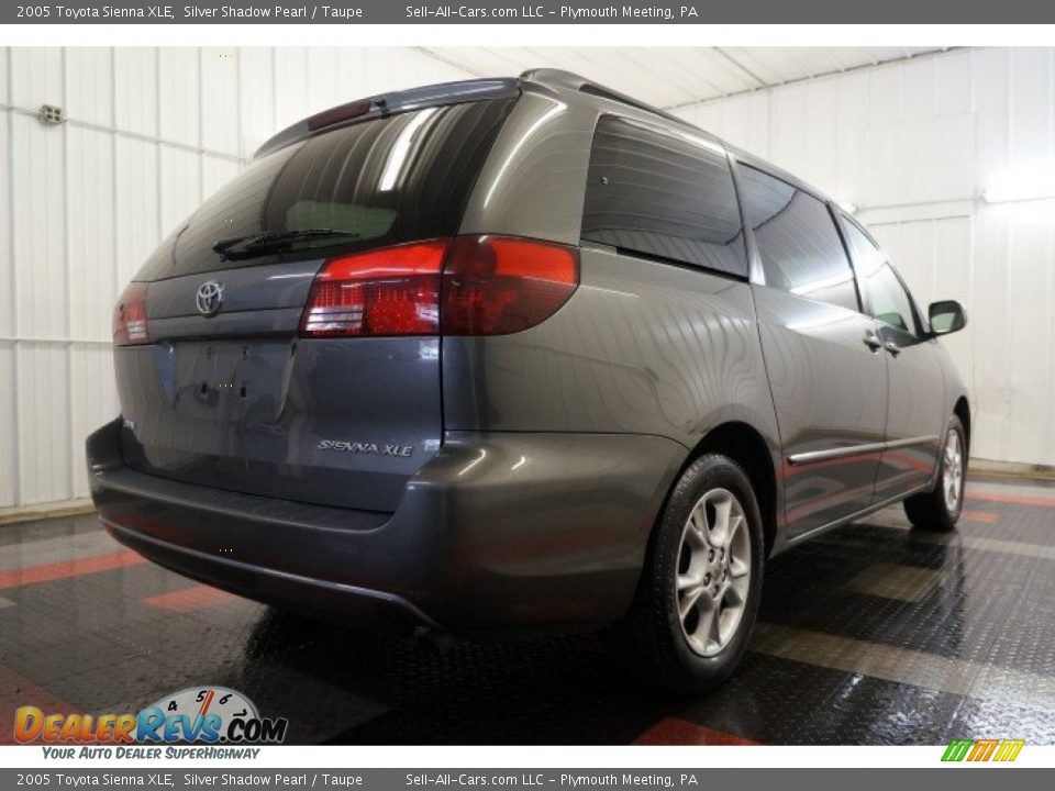 2005 Toyota Sienna XLE Silver Shadow Pearl / Taupe Photo #8
