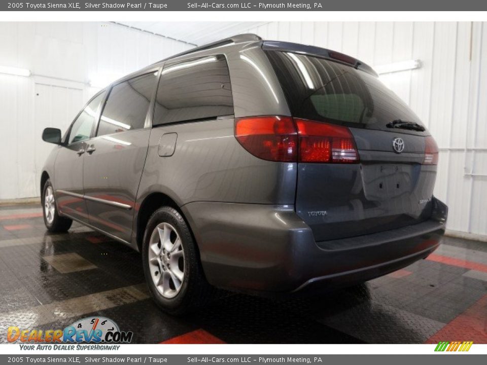 2005 Toyota Sienna XLE Silver Shadow Pearl / Taupe Photo #10