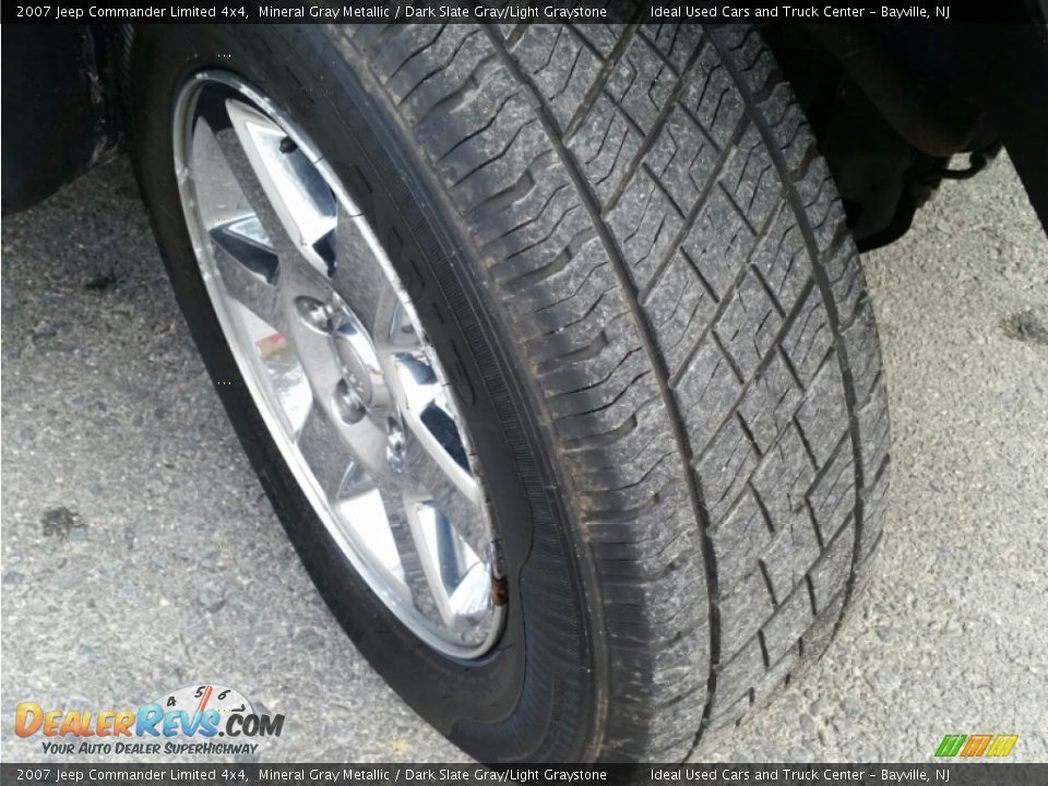 2007 Jeep Commander Limited 4x4 Mineral Gray Metallic / Dark Slate Gray/Light Graystone Photo #2