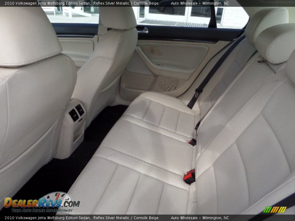2010 Volkswagen Jetta Wolfsburg Edition Sedan Reflex Silver Metallic / Cornsilk Beige Photo #12