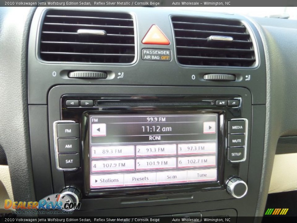 2010 Volkswagen Jetta Wolfsburg Edition Sedan Reflex Silver Metallic / Cornsilk Beige Photo #17