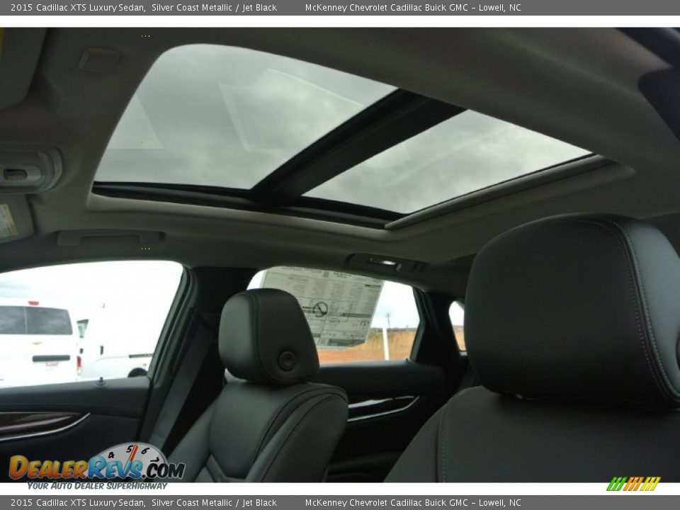 Sunroof of 2015 Cadillac XTS Luxury Sedan Photo #9
