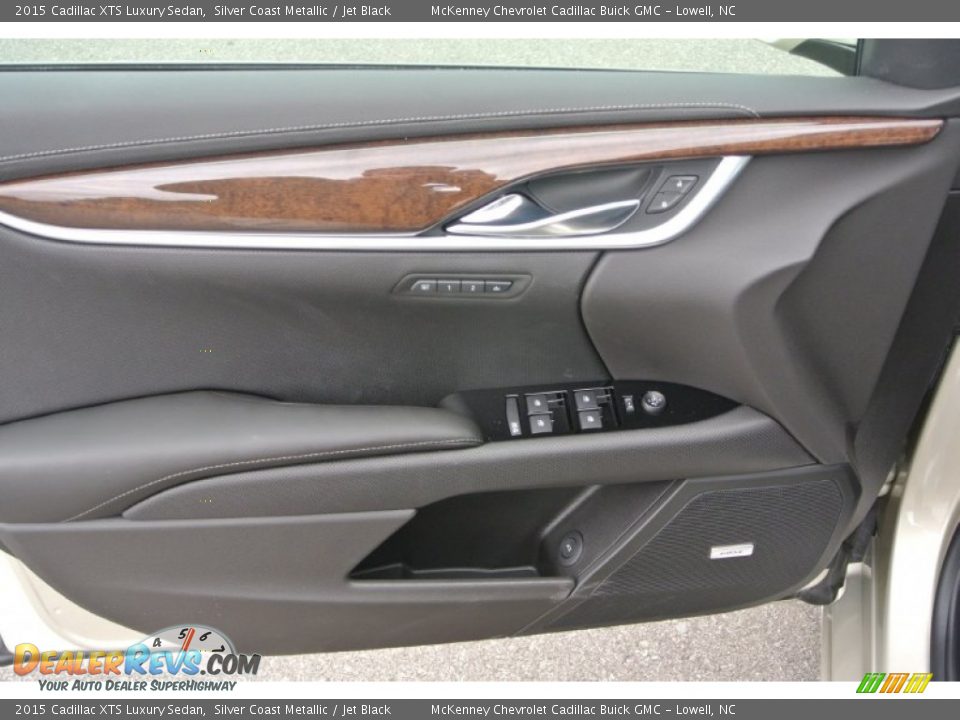 Door Panel of 2015 Cadillac XTS Luxury Sedan Photo #10