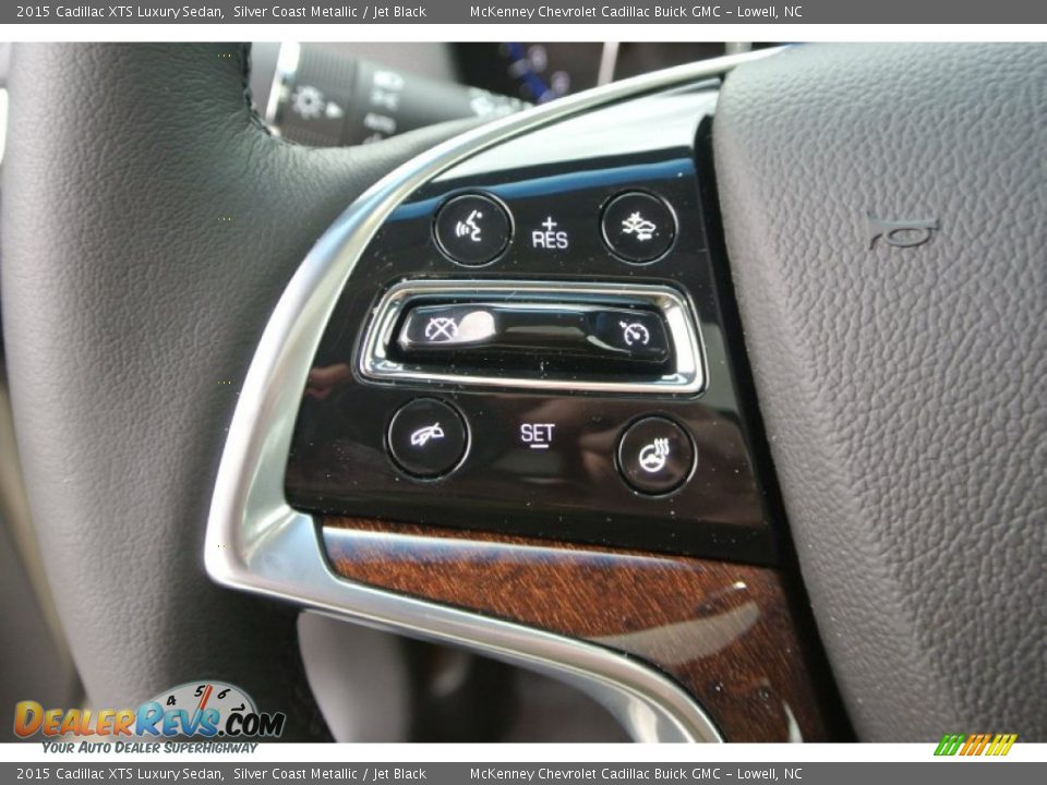 Controls of 2015 Cadillac XTS Luxury Sedan Photo #14