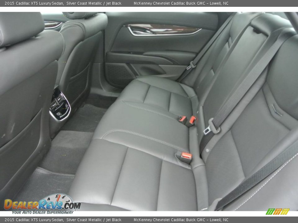 Rear Seat of 2015 Cadillac XTS Luxury Sedan Photo #16