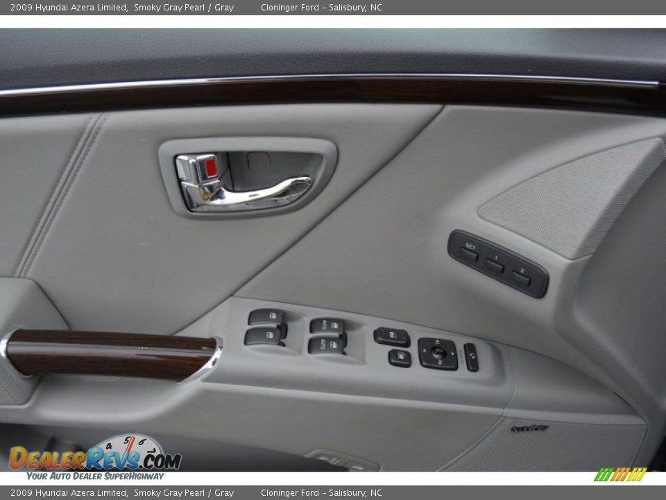 Door Panel of 2009 Hyundai Azera Limited Photo #8