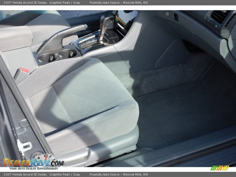 2007 Honda Accord SE Sedan Graphite Pearl / Gray Photo #17