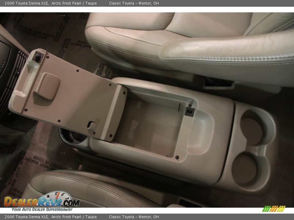 2006 Toyota Sienna XLE Arctic Frost Pearl / Taupe Photo #13