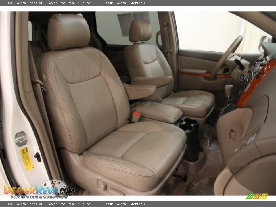 2006 Toyota Sienna XLE Arctic Frost Pearl / Taupe Photo #14