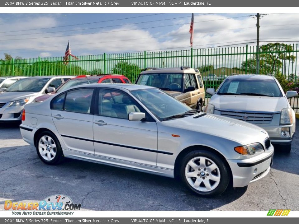 2004 BMW 3 Series 325i Sedan Titanium Silver Metallic / Grey Photo #5