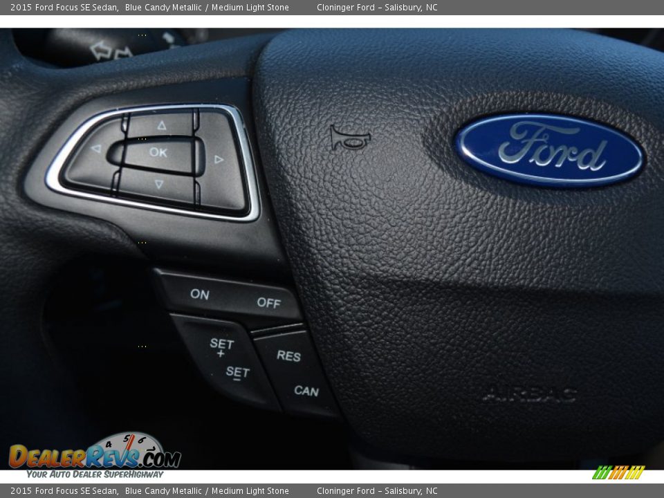 2015 Ford Focus SE Sedan Blue Candy Metallic / Medium Light Stone Photo #15