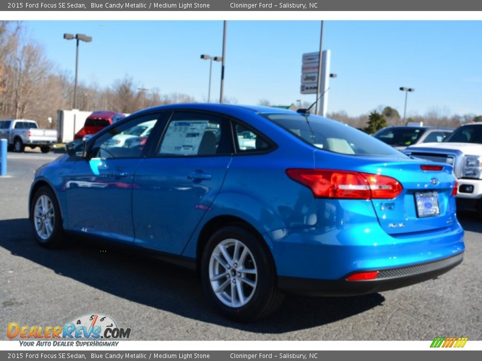 2015 Ford Focus SE Sedan Blue Candy Metallic / Medium Light Stone Photo #20