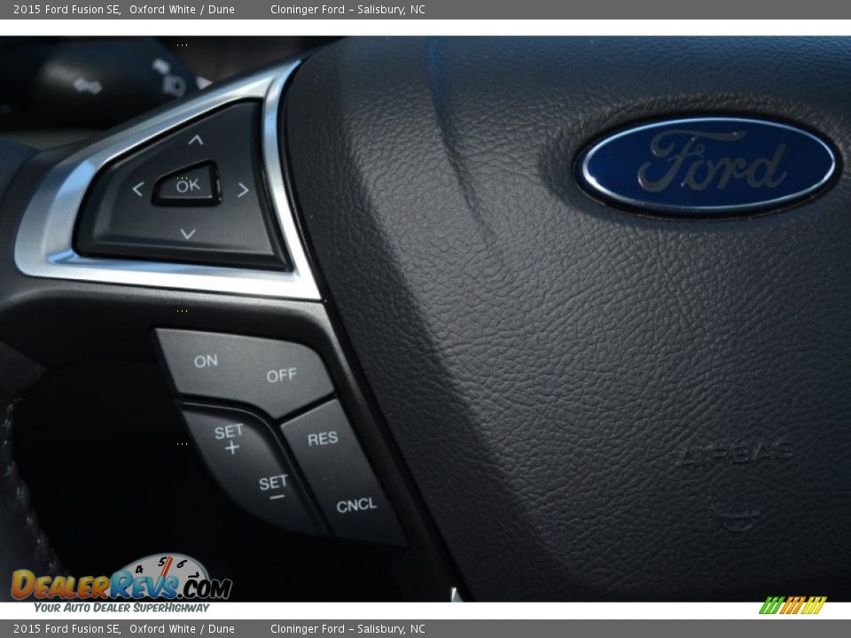 2015 Ford Fusion SE Oxford White / Dune Photo #23