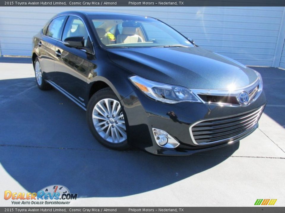 Front 3/4 View of 2015 Toyota Avalon Hybrid Limited Photo #1
