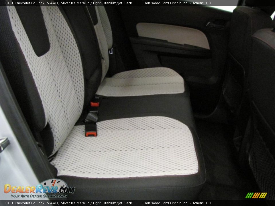 2011 Chevrolet Equinox LS AWD Silver Ice Metallic / Light Titanium/Jet Black Photo #8