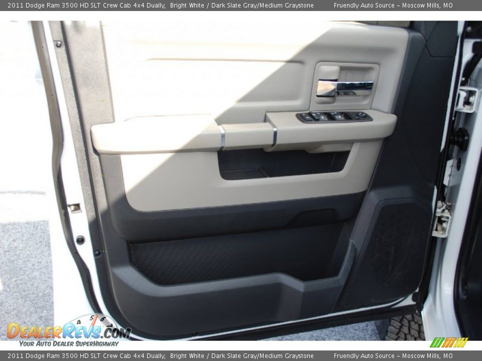 2011 Dodge Ram 3500 HD SLT Crew Cab 4x4 Dually Bright White / Dark Slate Gray/Medium Graystone Photo #16