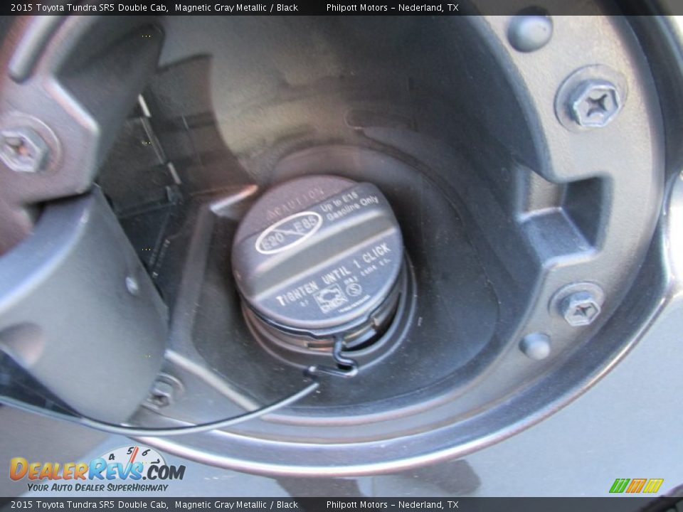 2015 Toyota Tundra SR5 Double Cab Magnetic Gray Metallic / Black Photo #15