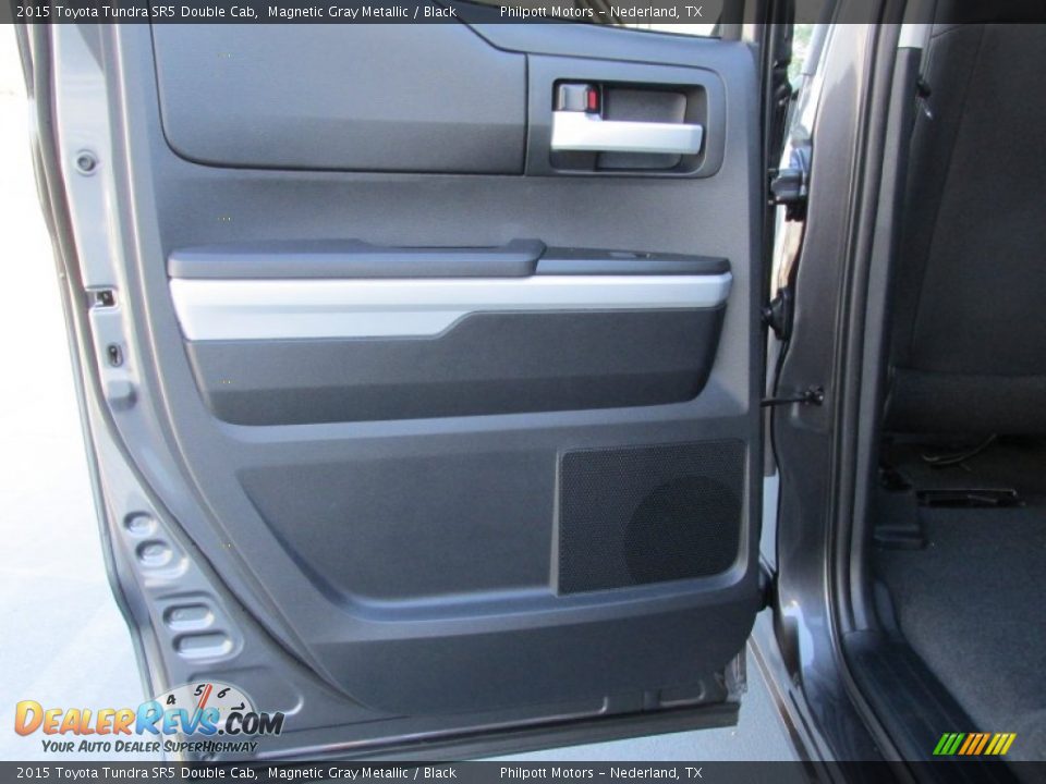 2015 Toyota Tundra SR5 Double Cab Magnetic Gray Metallic / Black Photo #17