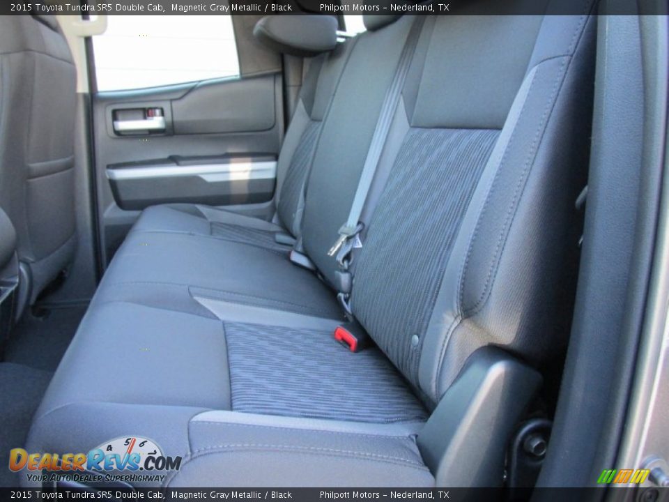 2015 Toyota Tundra SR5 Double Cab Magnetic Gray Metallic / Black Photo #18