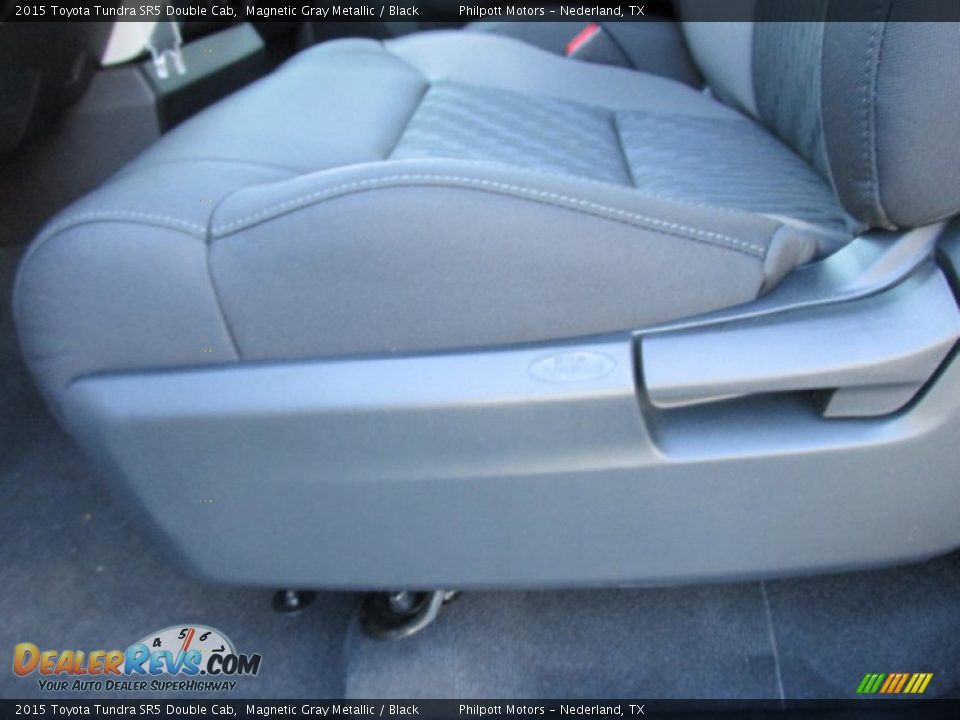 2015 Toyota Tundra SR5 Double Cab Magnetic Gray Metallic / Black Photo #22