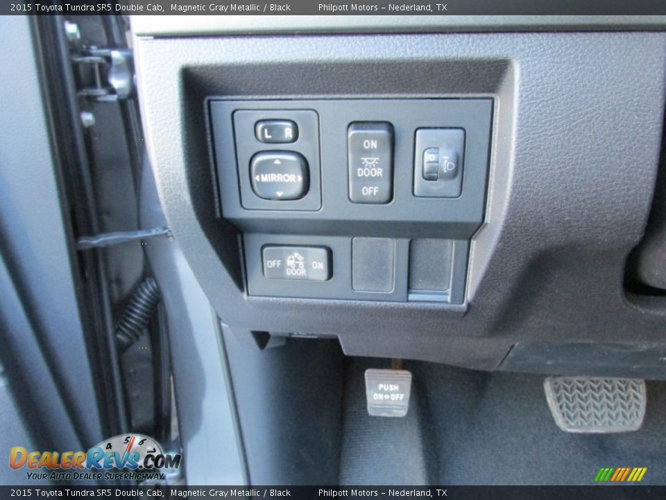 2015 Toyota Tundra SR5 Double Cab Magnetic Gray Metallic / Black Photo #29