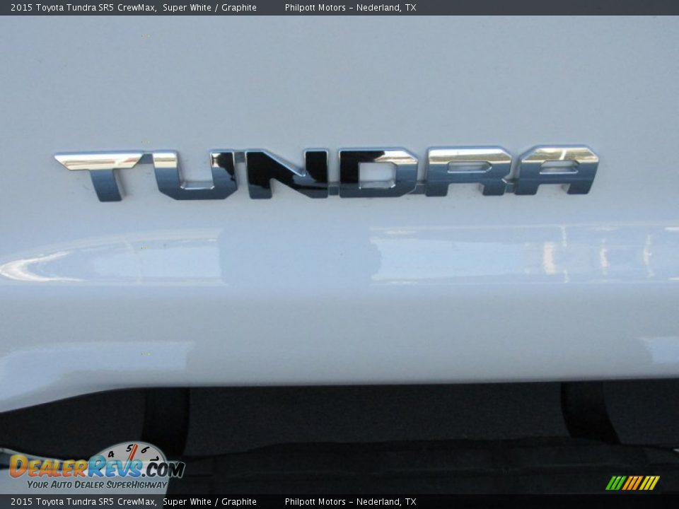 2015 Toyota Tundra SR5 CrewMax Super White / Graphite Photo #14