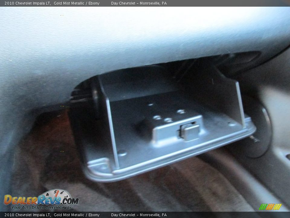 2010 Chevrolet Impala LT Gold Mist Metallic / Ebony Photo #27