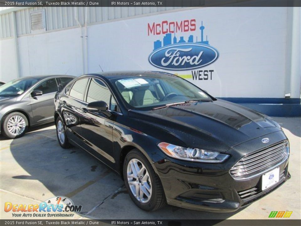 2015 Ford Fusion SE Tuxedo Black Metallic / Dune Photo #2