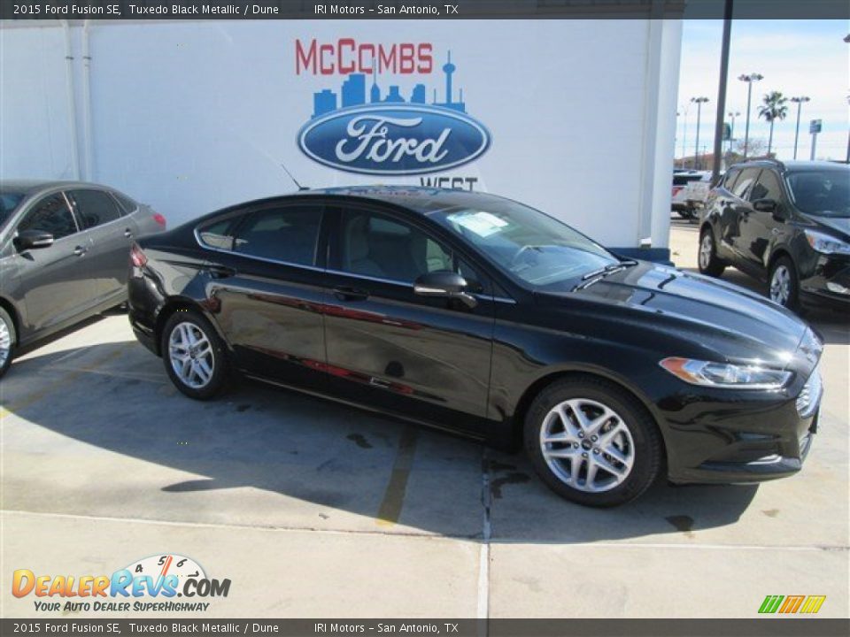 2015 Ford Fusion SE Tuxedo Black Metallic / Dune Photo #3