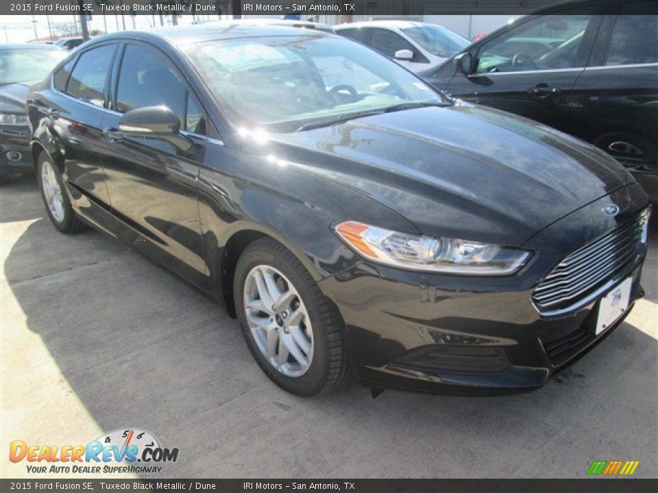 2015 Ford Fusion SE Tuxedo Black Metallic / Dune Photo #5