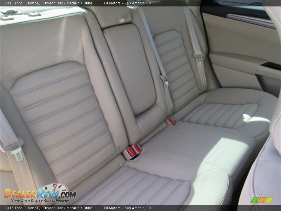 2015 Ford Fusion SE Tuxedo Black Metallic / Dune Photo #12