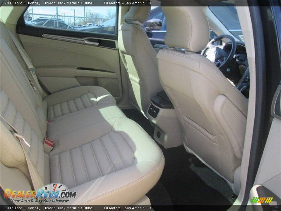 2015 Ford Fusion SE Tuxedo Black Metallic / Dune Photo #13
