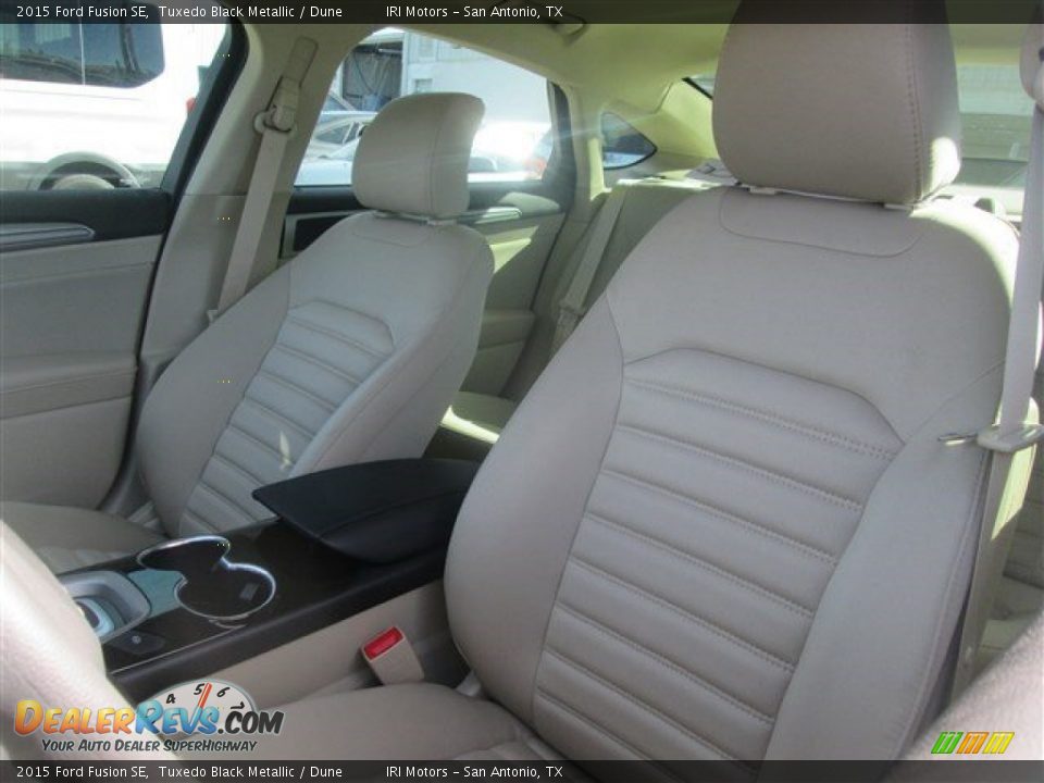 2015 Ford Fusion SE Tuxedo Black Metallic / Dune Photo #23