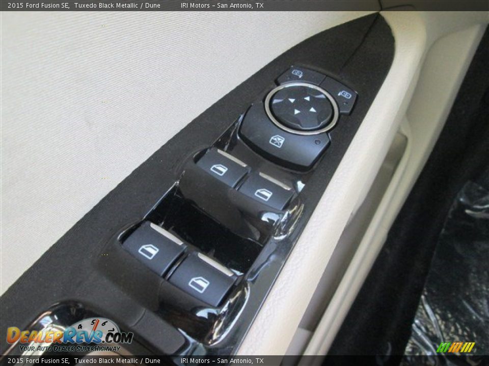 2015 Ford Fusion SE Tuxedo Black Metallic / Dune Photo #25