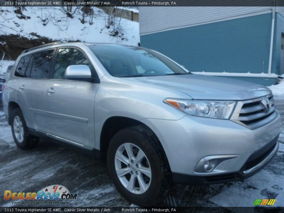 Front 3/4 View of 2013 Toyota Highlander SE 4WD Photo #1