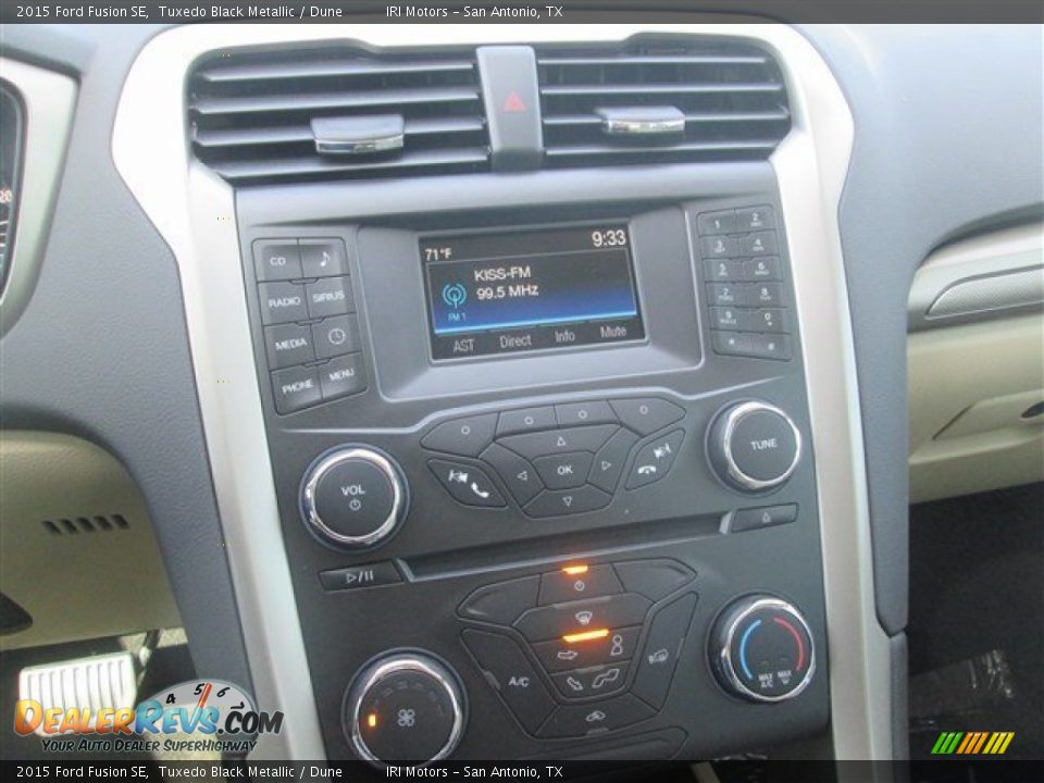 2015 Ford Fusion SE Tuxedo Black Metallic / Dune Photo #32