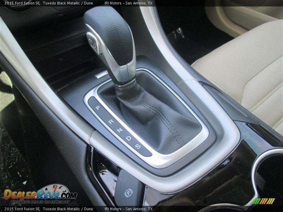 2015 Ford Fusion SE Tuxedo Black Metallic / Dune Photo #33