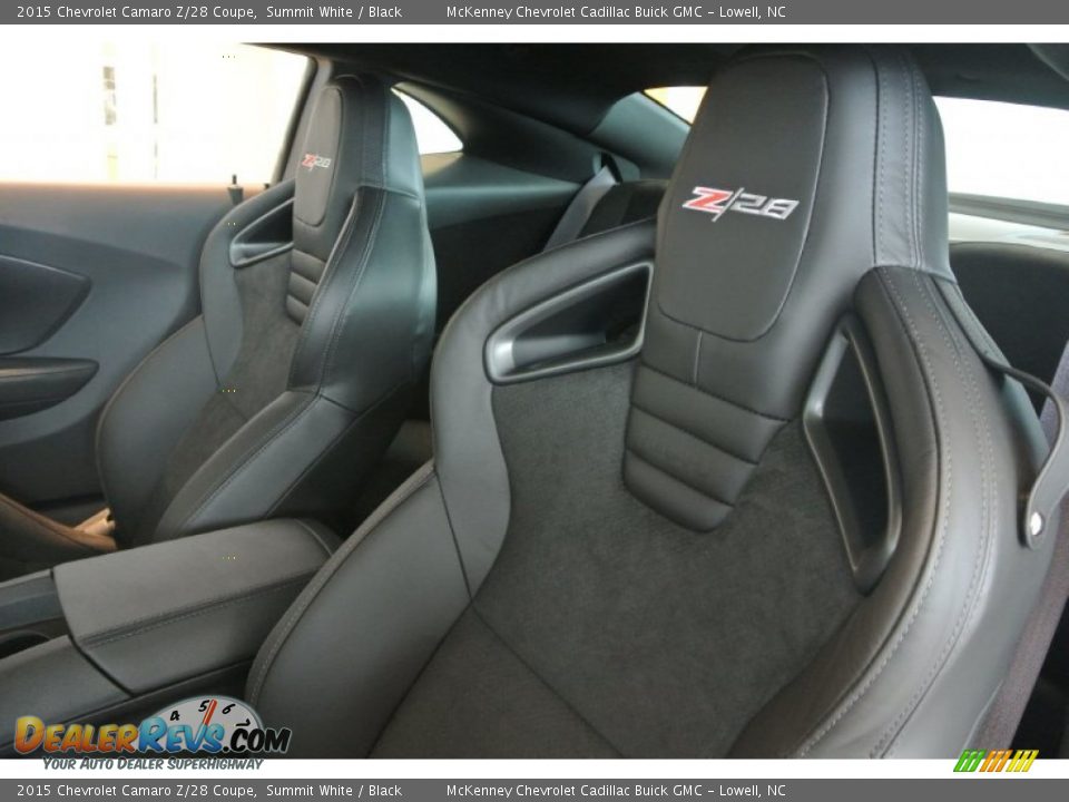 Front Seat of 2015 Chevrolet Camaro Z/28 Coupe Photo #12
