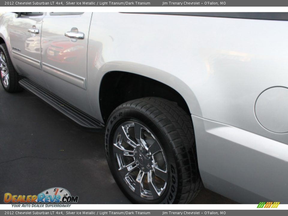 2012 Chevrolet Suburban LT 4x4 Silver Ice Metallic / Light Titanium/Dark Titanium Photo #4