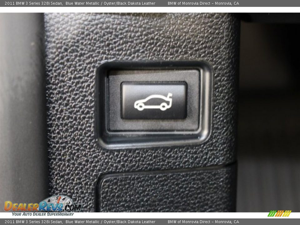 2011 BMW 3 Series 328i Sedan Blue Water Metallic / Oyster/Black Dakota Leather Photo #19