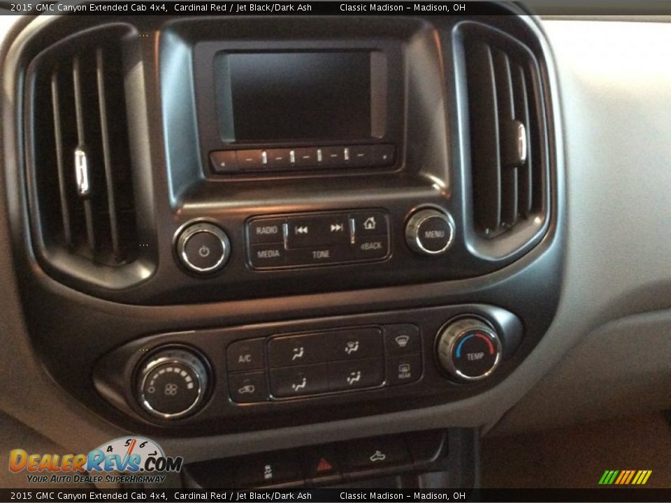 Controls of 2015 GMC Canyon Extended Cab 4x4 Photo #8