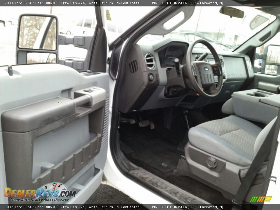 2014 Ford F250 Super Duty XLT Crew Cab 4x4 White Platinum Tri-Coat / Steel Photo #18